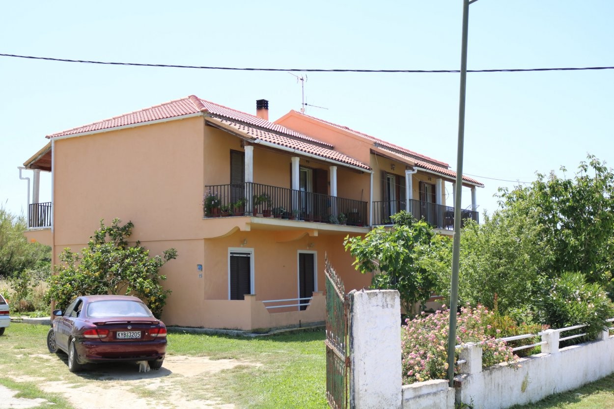 big_eftihis_studios_0